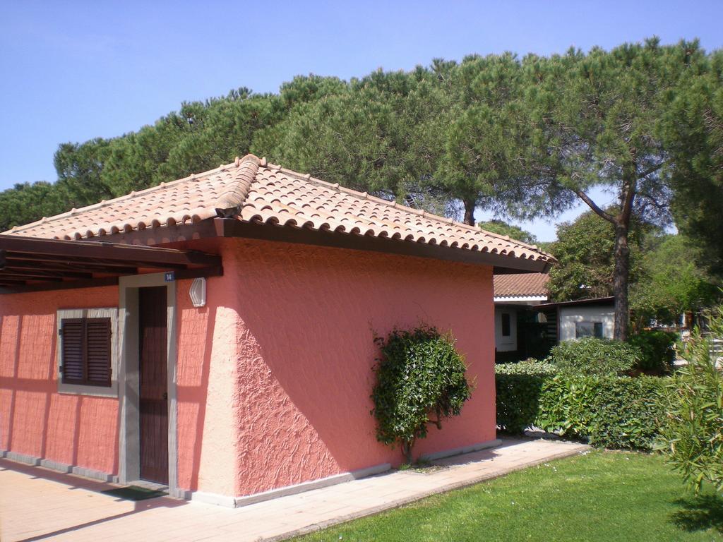 Iron Gate Marina3B Hotel Sarzana Room photo